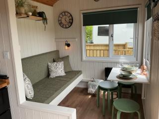 Coral Shepherds Hut - 8