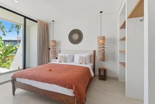 Stylish 4BR Retreat with Pool & Sunken Lounge - 3