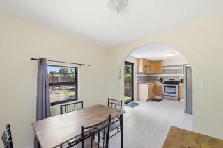 3 bedrooms 1 bathroom Entire Beach Side House - 2