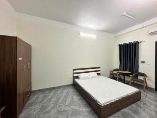 Mạnh Hùng Hotel - 1