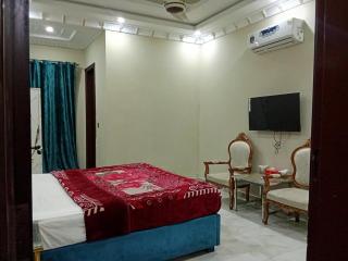 Hotel Day IN Shoukat khanam - 5