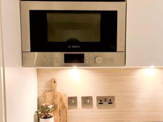 Stylish 1 Bed Apartment in Belfast City Centre - 2