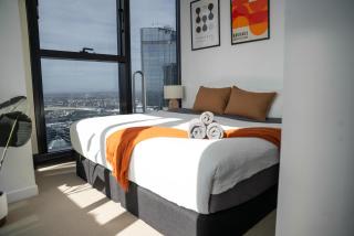 Luxury Collins St Apartment- 2BR w Balcony- High Floor - 4