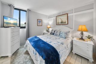 Spring Special! Renovated Resort Condo - on the Beach! - 7
