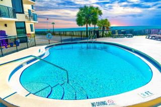 Spring Special! Renovated Resort Condo - on the Beach! - 4