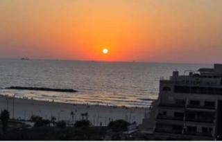 Sunset suite - step from the beach - 9