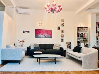 Stylish loft, premium location, 120sqm, 3 Br, AC - 0