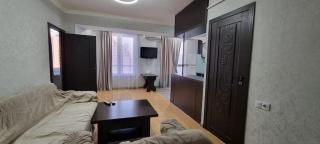 Yere1apart - 4