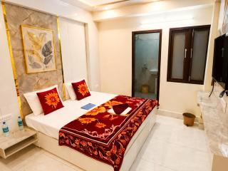 The Luxury Stay Hotel Mid - Town All Deluxe Room Near Mall Road Nainital - 8
