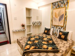 The Luxury Stay Hotel Mid - Town All Deluxe Room Near Mall Road Nainital - 6