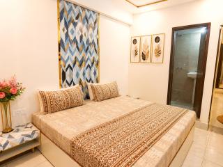 The Luxury Stay Hotel Mid - Town All Deluxe Room Near Mall Road Nainital - 1