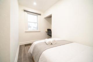 Cozy 3 Bedroom Home with 2 Bath Near Fanshawe - 2
