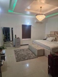 TuneHomes Service Apartment & Shortlets - 8