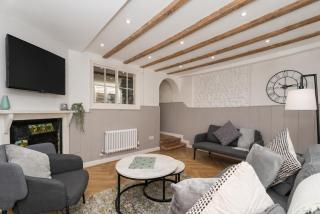 Lion Cottage - Dog-Friendly 3-Bed in Heart of Holt - 3
