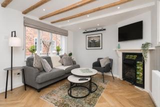 Lion Cottage - Dog-Friendly 3-Bed in Heart of Holt - 4