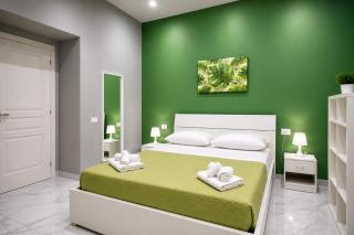 Neve Al Sole Modern Suites near Metro Materdei in Naples Center - Napoli - 8