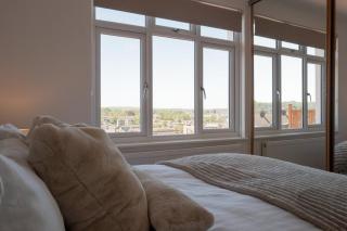 Perfect Booking Modern Home By High Street - 3