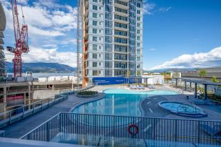 AQUA Corner Unit w Balcony and Amazing View #614 - 9