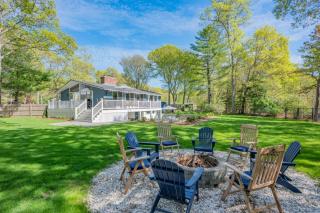 Relax at This Dog-Friendly Sandwich Retreat - 8