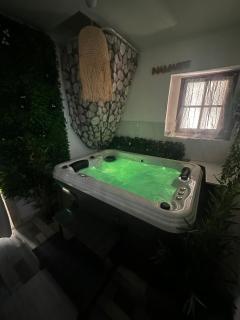 Maison familiale à 2 min à pied de l'Institut A Armand Calme Jeux babyfoot Jacuzzi Proche Mer - 3