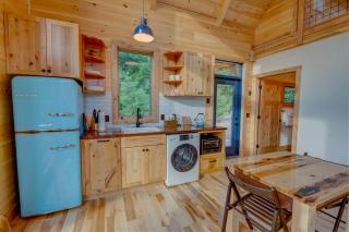 River Views and Private Hot Tub -- The Willow Cabin - 3