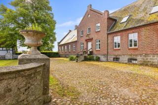 Unique Seaside Estate Perfect For Weddings, Events And Large Groups - 5