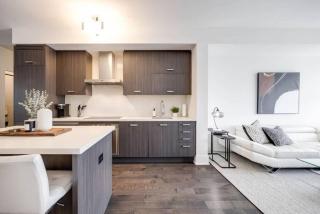 Exquisite 3BR Suite Downtown Toronto with Balcony - 8