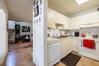 Deluxe bedroom in a beautiful home - 1