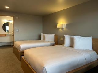 The Harbor Inn - 2