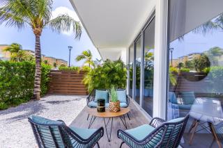 Villa2 - Chic Villa Escape Across From Eagle Beach - 4