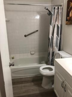 Three Bedroom Cottage in Ft Lauderdale - 2