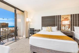Palms At Waikiki By Chase 'N Rainbows - Studio Partial Ocean View #702 - Honolulu - 2
