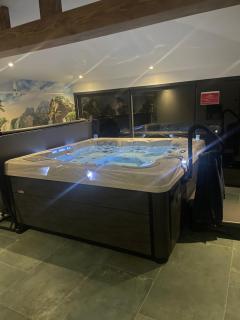 Ô Sens Jacuzzi et Massages - 9