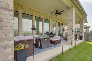Commute to Austin! High-End Suburban Home w/ Yard - 7