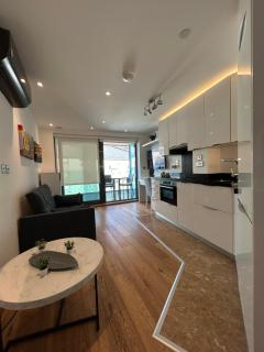 Gibraltar Luxe Stay - 8