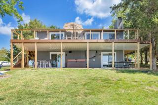 Lakeside Sunsets - Private Dock, Hot Tub & Firepit - 4