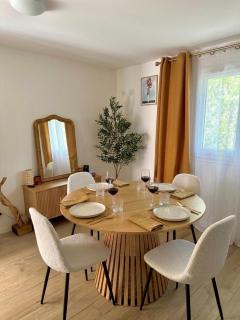 Petit cocon avec terrasse privée, piscine, rivière - 8