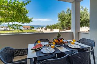Luxury Beachfront Apartments Duće - 4