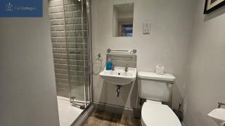 Red Cottage - 5