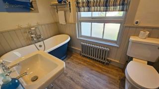 Red Cottage - 1