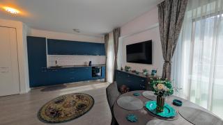 Stylish Sinaia Stay - Yard and Views - 2