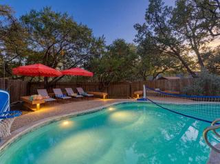 Sleeps 14 Backyard Games Movie Theater Spa - San Antonio - 8