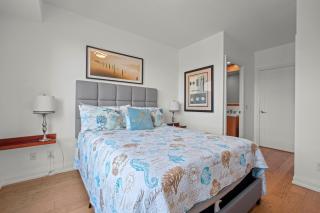 2BD 2BR Panoramic View Sheppard Metro Free parking in Downtown Toronto - 9