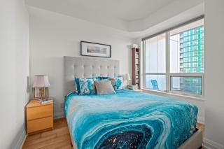 2BD 2BR Panoramic View Sheppard Metro Free parking in Downtown Toronto - 0