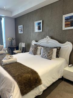 Sandton Skye Apartment With Amazing View - 9