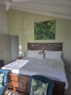 Two Bedrooms Hillside Retreat with Sea View Near Friars Bay Beach - 3