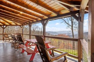 Lookout Lodge, lux 4 Bd huge covered porch, hot tub in Bryson City - 4