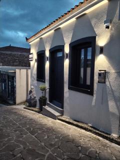 CONSTA Luxury House - Mantamádos - 4