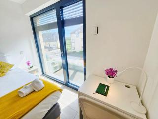 Inviting 3BR Flat w terraces&parking included - 1