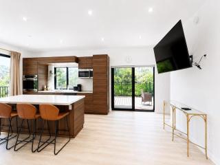 Silver Lake Retreat 3 Beds Views Outdoor Living - 2